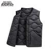 Легкий мужской жилет с пухом