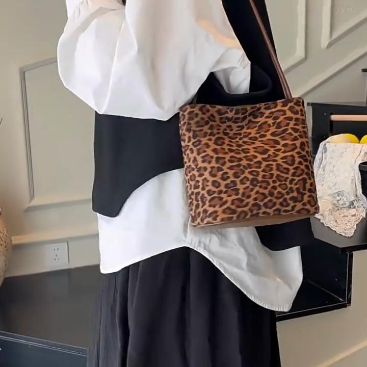 Ретро замшевая сумка-хобо, милые наплечные сумки, лаконичные женские сумки с прострочкой, высококачественная универсальная маленькая квадратная сумка