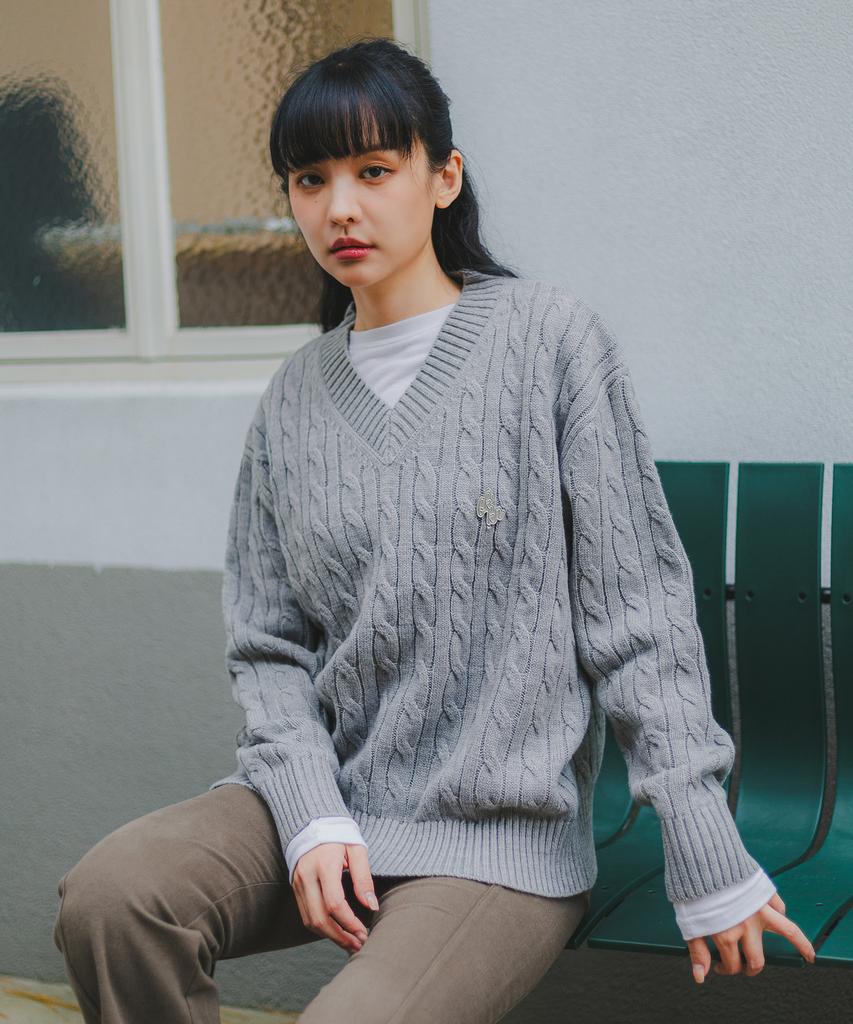 BAKKEN Point Logo Pendant V-Neck Cable Knit Bk8941_Gray