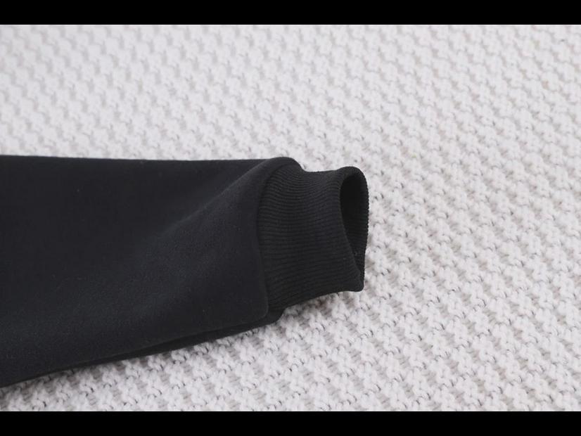 Зима и осень 2023 Стильный бархатный костюм-двойка для мальчиков и девочек - повседневная детская одежда.