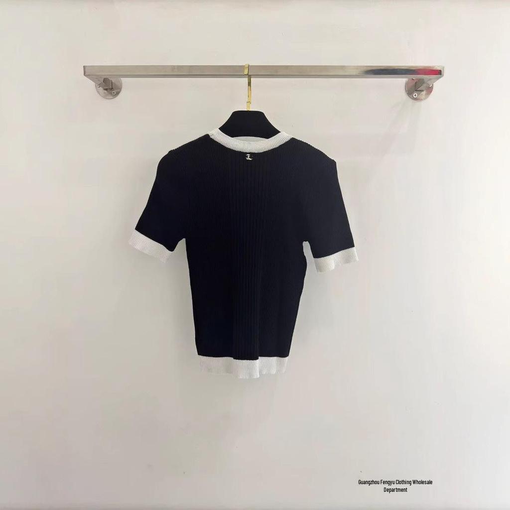 Минималистичный осенний трикотажный топ CH с логотипом Double C и ажурным жаккардом