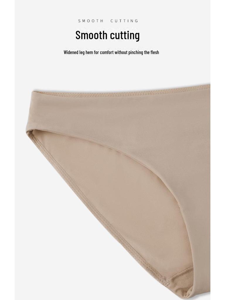 Large Seamless Breathable Cotton Mid-Waist Briefs for Women
