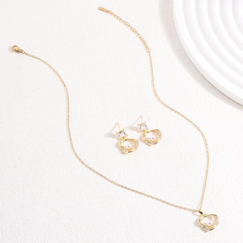 Ожерелье из титановой стали с французским кругом, женский высококачественный персонализированный универсальный комплект ювелирных изделий с микро-инкрустацией цирконием и жемчугом