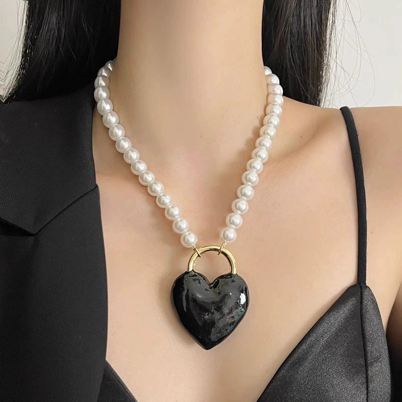 Retro Women's Sparkling Heart-Shaped Pendant Pearl Necklace 2025 New Heart-Shaped Necklaces Fashion Trendy Jewelry Accessories