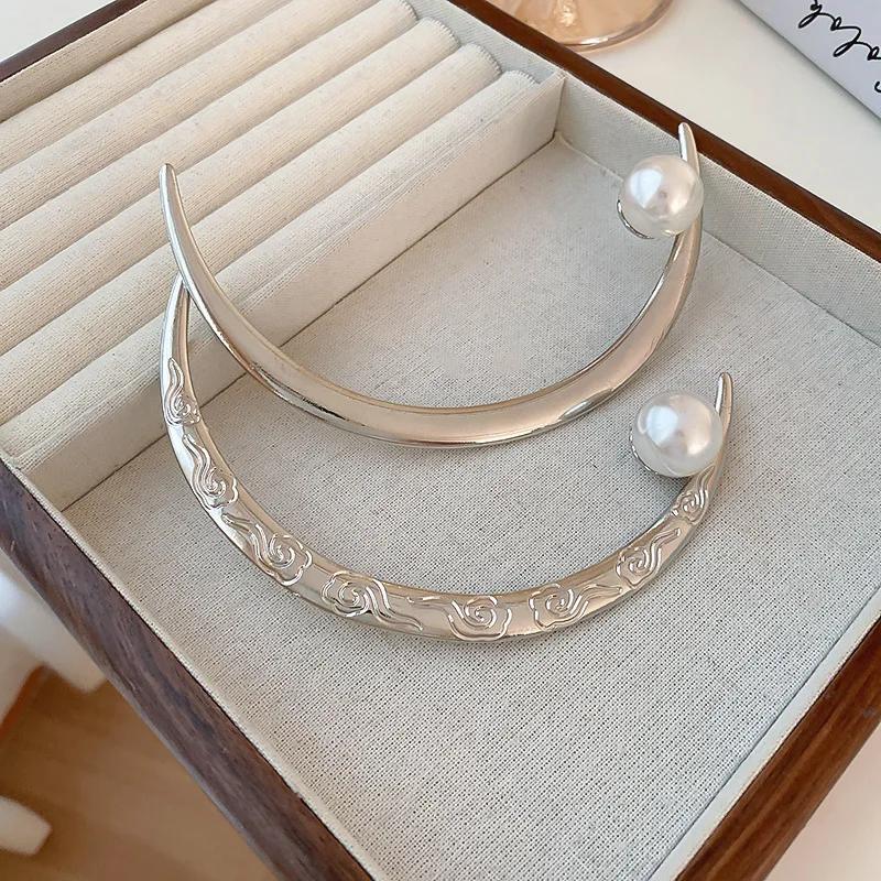 New Chinese Style Sine Moon Hairpin Women Half Moon Hair Sticks Metal Ponytail Coiffure Headdress Girls Jewelry Accessories