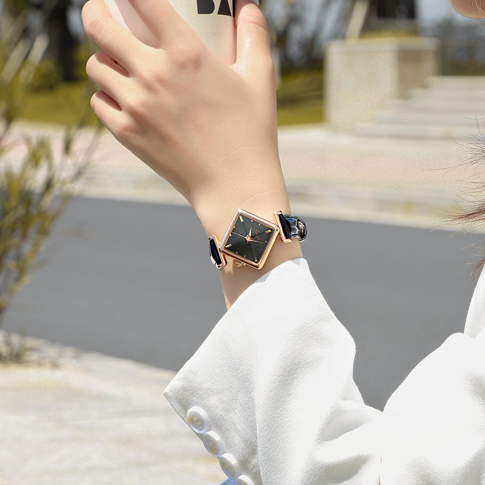 Часы женские студенческие версии простые темпераментные ретро литературные призматические маленькие зеленые часы женские водонепроницаемые женские часы