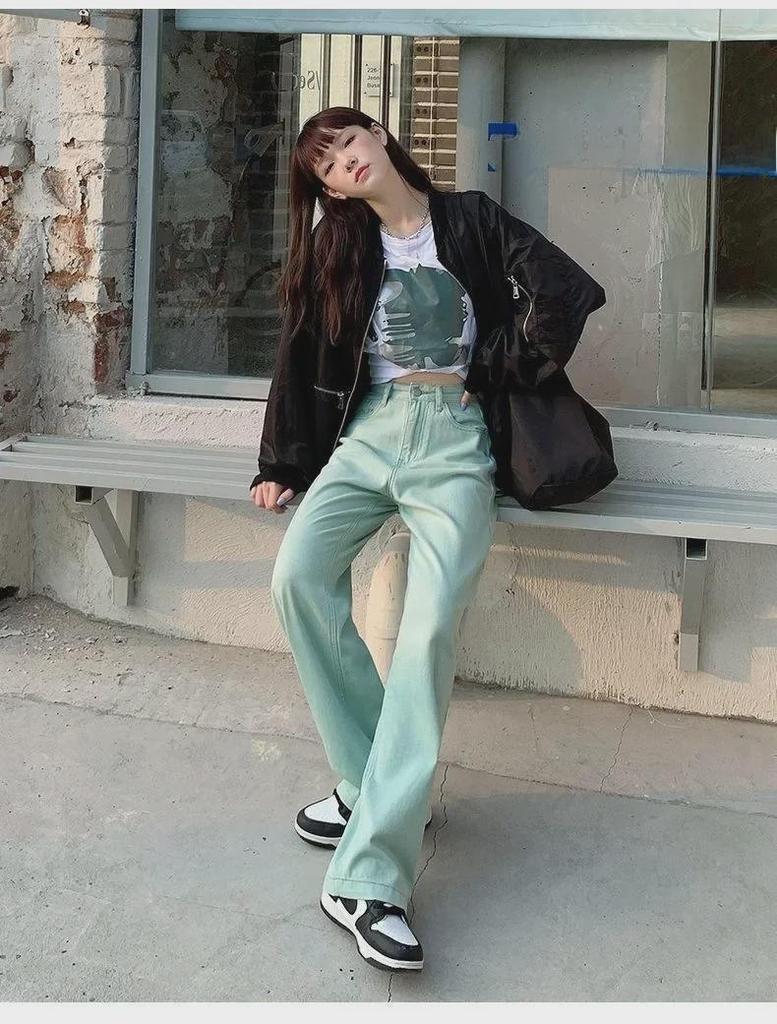 Женские джинсы с высокой талией и широкими штанинами — повседневный стиль осень/зима