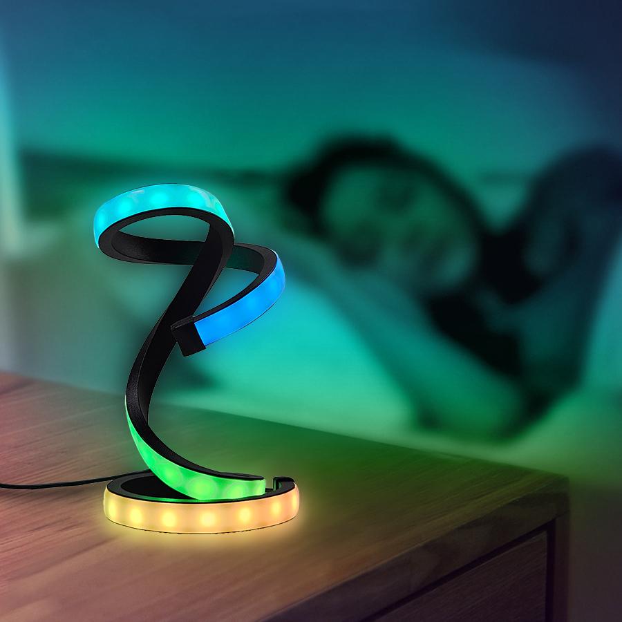 Настольная лампа с художественным и современным дизайном. Он питается от USB и имеет эффекты смены цвета, подходит для различных комнат