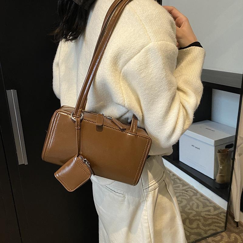 2025 Small Square Bag Premium Sense Shoulder Bag Underarm Bag Earphone Bag Female