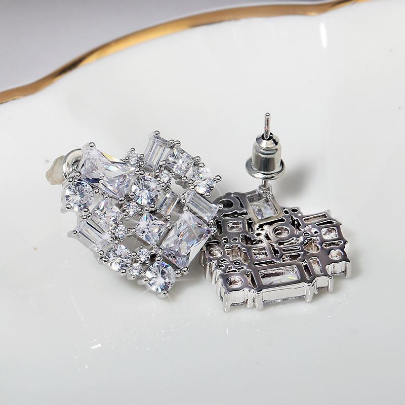 CC Heart Stud Earrings For Women 925 Silver Needle White Zirconia Wedding Fine Jewelry Romantic Bridal Accessory CCE739