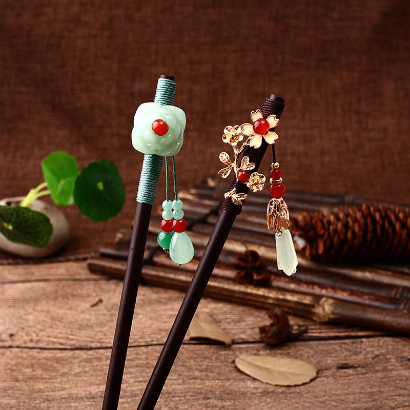 1PC Women's Hair Jewelry Wooden Hairpins Hair Stick Tassel Pendant Headdress Headwear Hair Clips