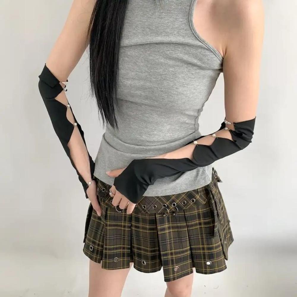 Тонкий жемчужный чехол на половину пальца, упругий рукав с полостью на голени, черные рукава в стиле панк, лето