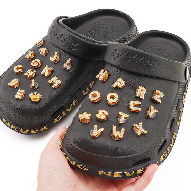 Новые золотые буквы алфавита, шармы для обуви, металлическая кнопка, стразы, корона, украшения для обуви, аксессуары для садовой обуви для женщин, мужчин, 1 шт.