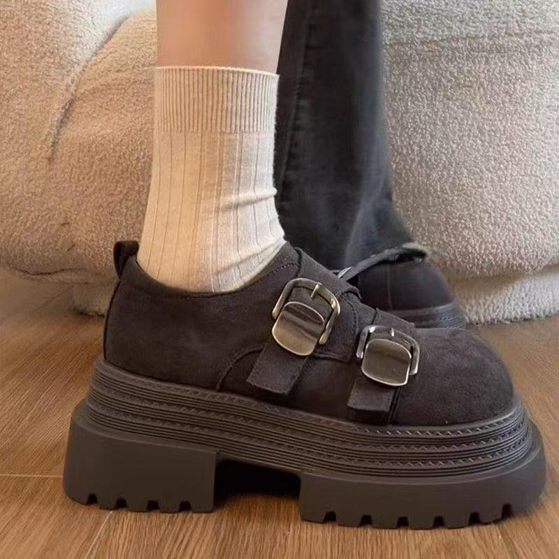 Британские дымчато-серые маленькие кожаные туфли 2025 осень и зима новая высокая универсальная ретро платформа для увеличения роста лоферы
