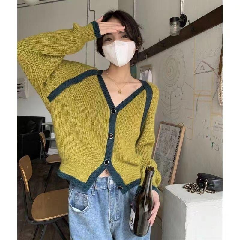 Маленький дизайн вязаный кардиган женский 2022 осень с длинным рукавом однотонный повседневный мягкий восковой цвет контрастный свободный свитер кардиган пальто