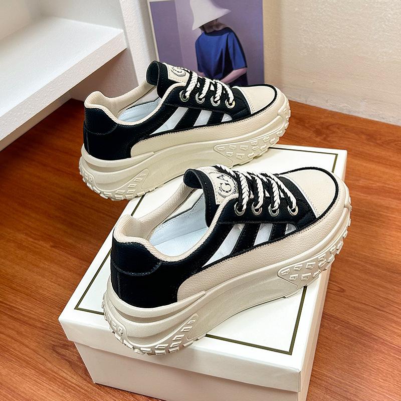 Весенние новые женские кроссовки на толстой подошве в корейском стиле, повседневные плоские спортивные туфли, женские дышащие повседневные белые кроссовки для бега