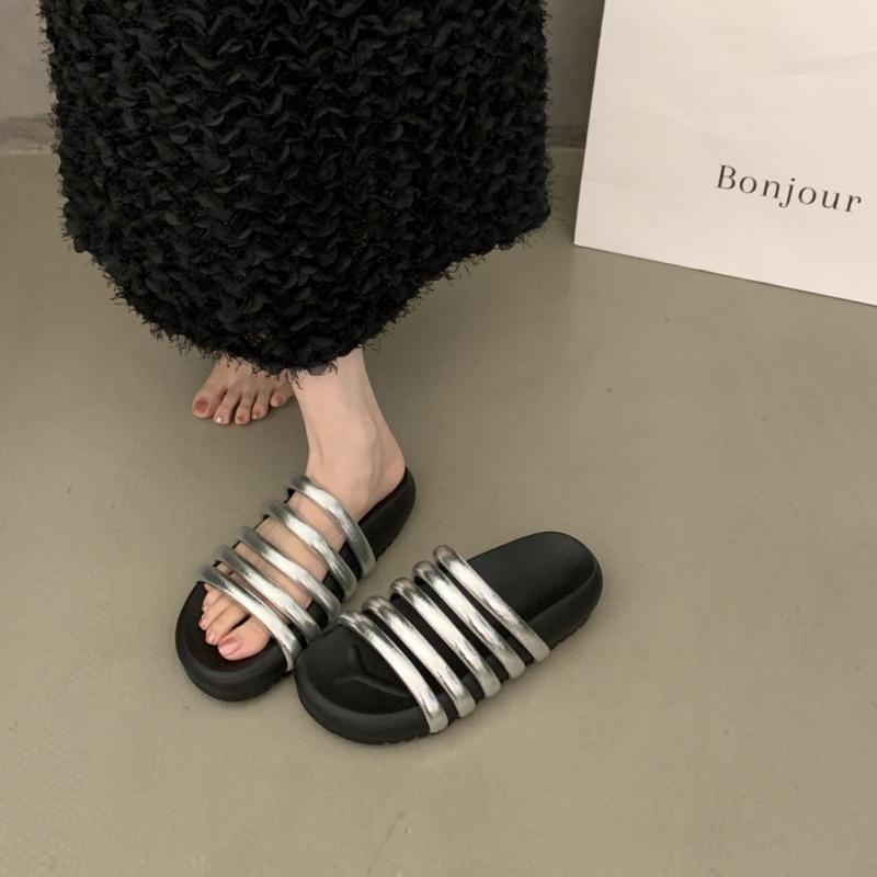 French Cool Slippers Women's Outer Wear Summer 2025 New Super Fire Thick Bottom One-word Drag Premium Seaside Beach Slippers