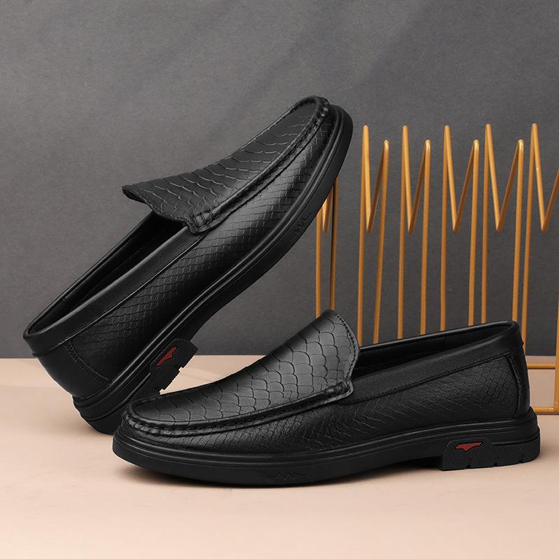 Мужская обувь Весна и Осень Мужские лоферы Слипоны Рельефный змеиный узор Кожаная обувь Мужская Воловья кожа Деловая Джентльменская Повседневная обувь Мужская