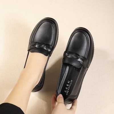 Новые весенние и осенние туфли для мам, одинарные туфли из кожи, мягкая подошва, удобные кожаные туфли для женщин среднего возраста и пожилых женщин, обувь для женщин пожилого возраста