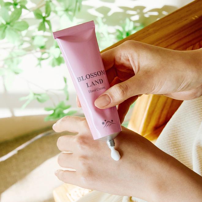 Официальный MU:DS x Amorepacific Подарочный набор: Крем для рук и бальзам для губ "Утопия цветения персика"
