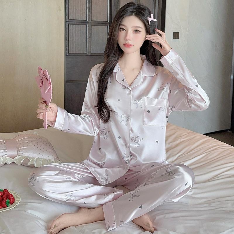 "Korean Ins-Style Imitation Silk Pajamas: Women's Long-Sleeve Cute Bear Dot Set"
