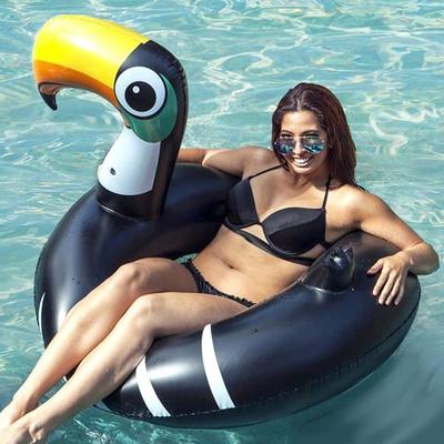 Гигантский надувной буй в форме тукана 128 см разноцветный с ручками для детей и взрослых для бассейна или пляжа