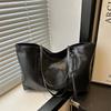 Retro Fashion Large Capacity 2025 Casual Solid Color New Commuter Retro Soft Surface Tote Underarm Shoulder Bag