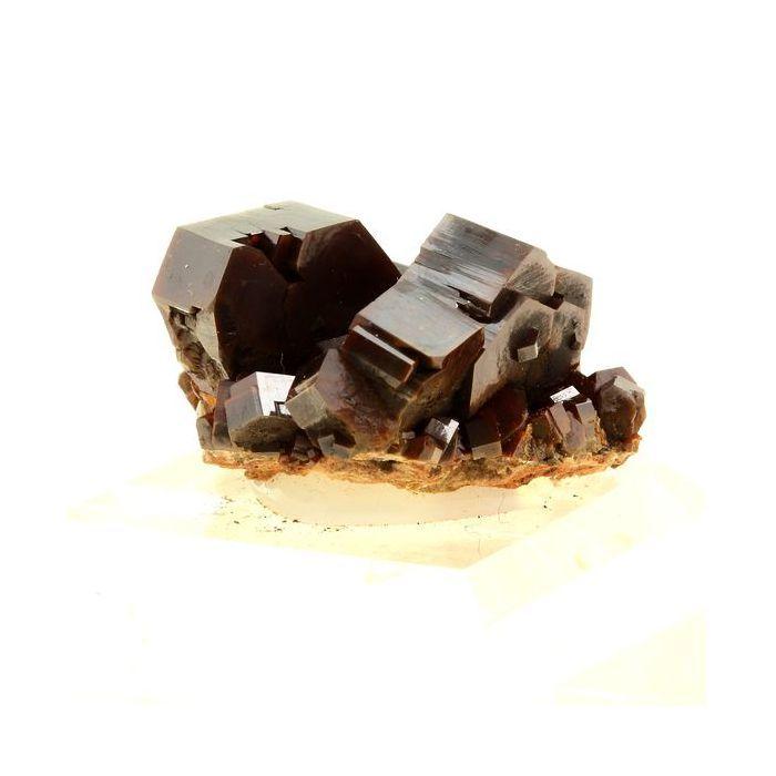 Pierres et Minéraux. Vanadinite. 466.5 ct. Mibladen Mining District, Midelt, Maroc.