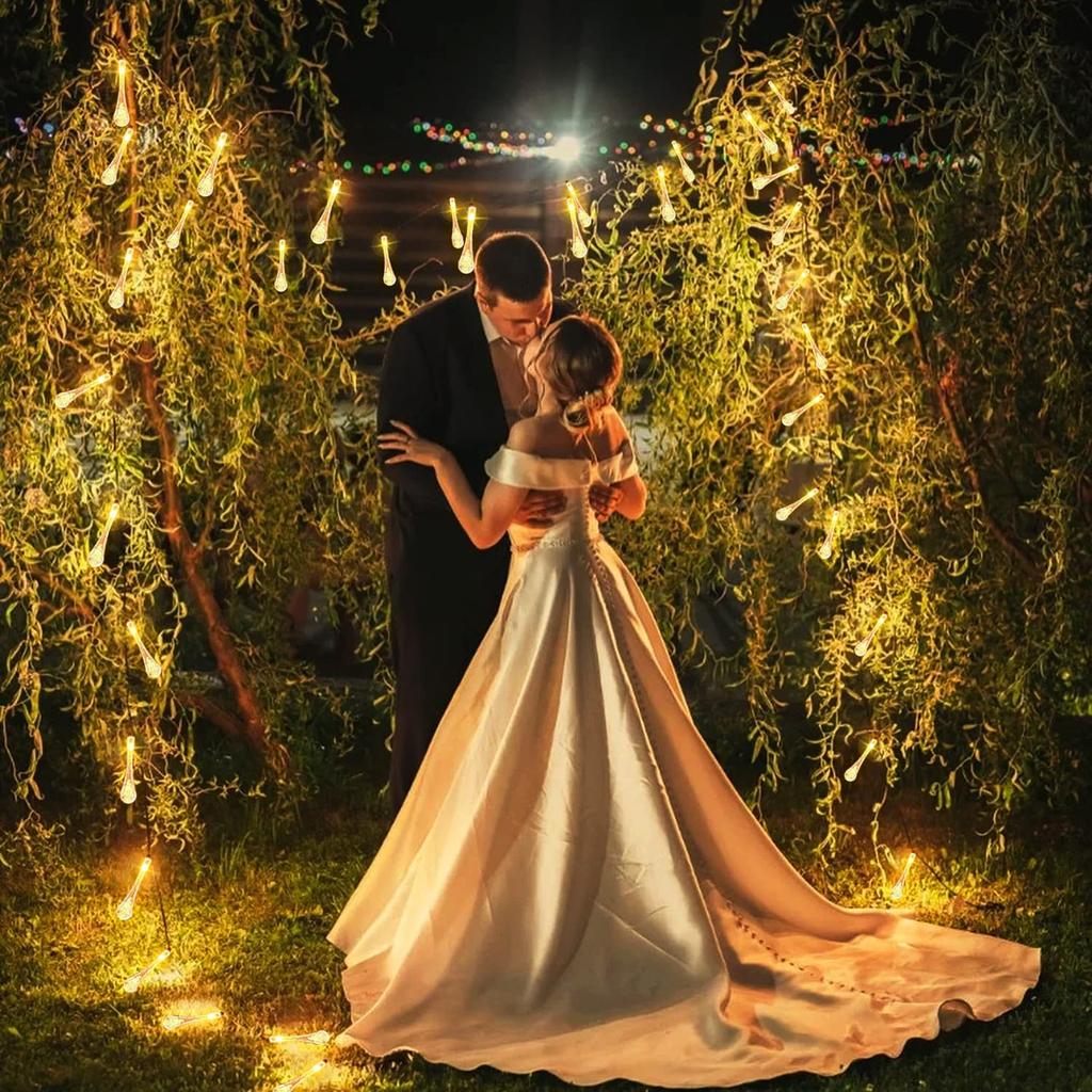 Водонепроницаемая светодиодная гирлянда в форме капли воды на солнечной энергии подходит для украшения рождественской свадьбы на открытом воздухе