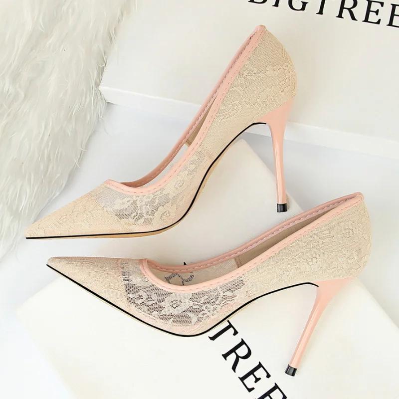 Fashion Women Fashion Sexy Pumps High Heels Shoes Female Sexy Wedding Shoes Ladies Stiletto Women New Pointed Toe Mesh Hollow Lace Heels