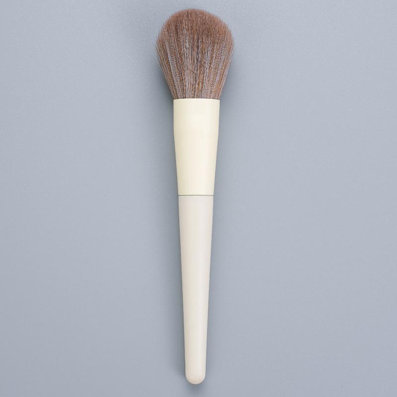 270 Round Head Concealer Brush for Flawless Application & 170 Foundation Brush with Soft Bristles for Beginners - Perfect for Covering Acne Marks.