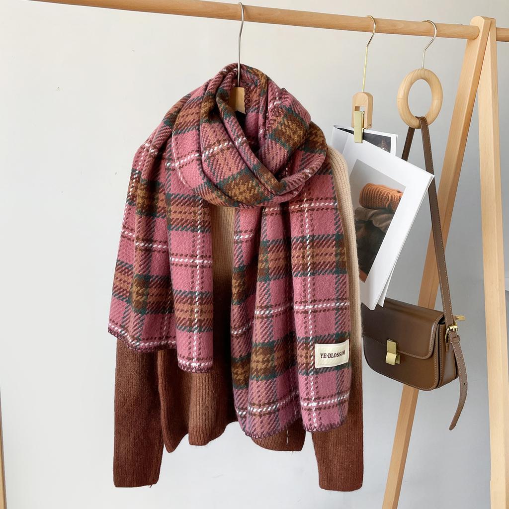 Imitation Cashmere Plaid Shawl Women's Winter High-end Atmosphere Black Scarf Triangular Hemming Head Shawl