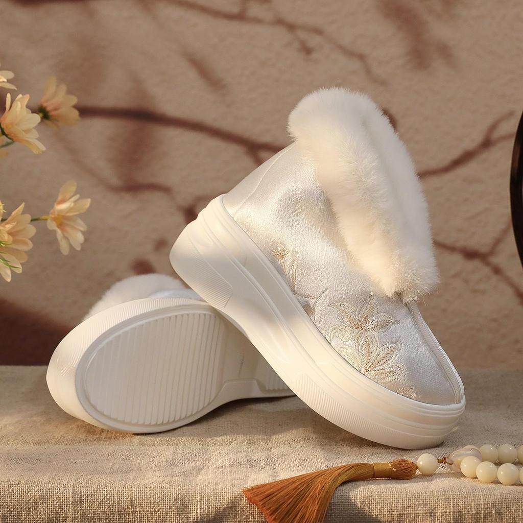 Осенне-зимние туфли Ruoxi 2024 на плоской подошве с вышивкой и меховой подкладкой — удобная хлопковая обувь в китайском стиле для ношения в помещении и на открытом воздухе.