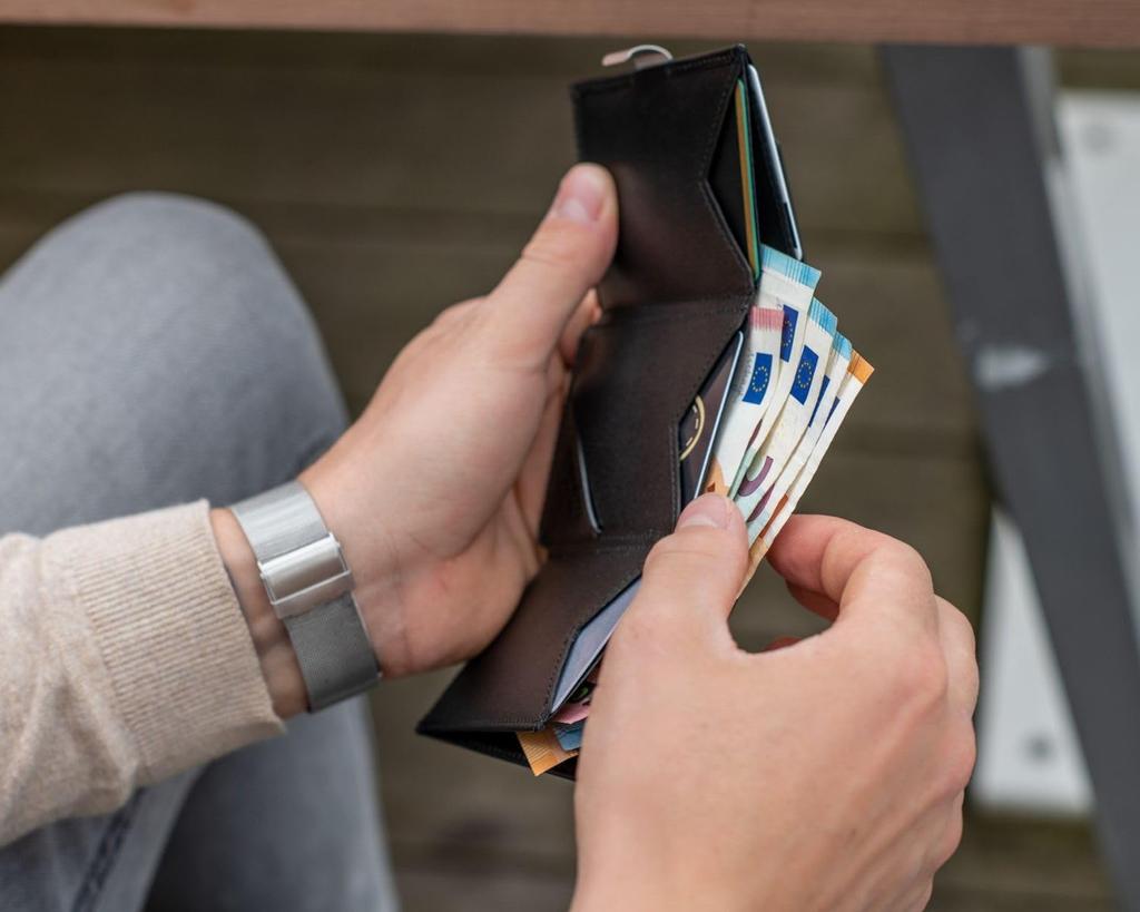 EXENTRI Wallet EX001 Genuine Leather Mini RFID Compact Cowhide Leather Small Wallet for Men and Women Tri-fold Wallet, Blocking, (Black)