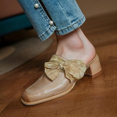 Мода 2025 Новые Комфортные Женские Шлепанцы Мюли из Натуральной Кожи с Закрытым Носком на Среднем Высоком Каблуке Ретро Летние Слайды Женские Сандалии для Повседневной Ходьбы