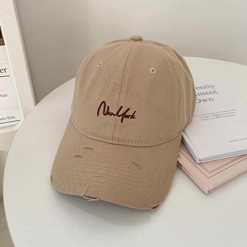 Новая корейская версия бейсболки с вышивкой букв для женщин на лето, повседневная и универсальная, для защиты от солнца и защиты от солнца, чтобы показать их лица.
