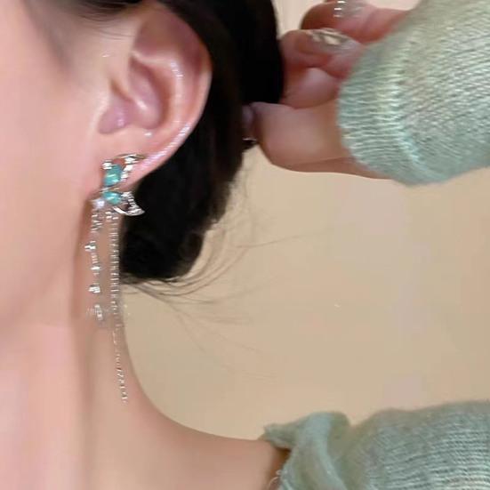 1 пара милых серег-капель в форме бабочек, женские асимметричные серьги-гвоздики с цепочкой и кисточками, серьги-гвоздики из искусственного жемчуга, инкрустированные стразами