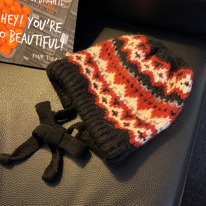 Knitted hat children's autumn and winter new diamond pattern wool hat big head circumference Korean version versatile face small lace-up knitted hat