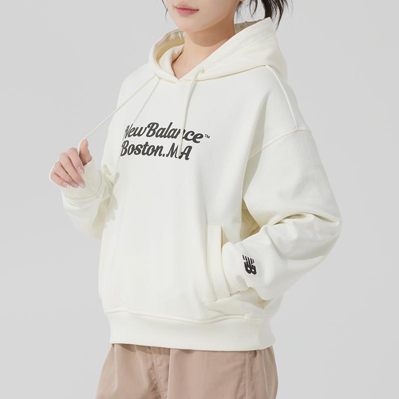 New Balance Толстовка женская бежевая NCF12122-IV