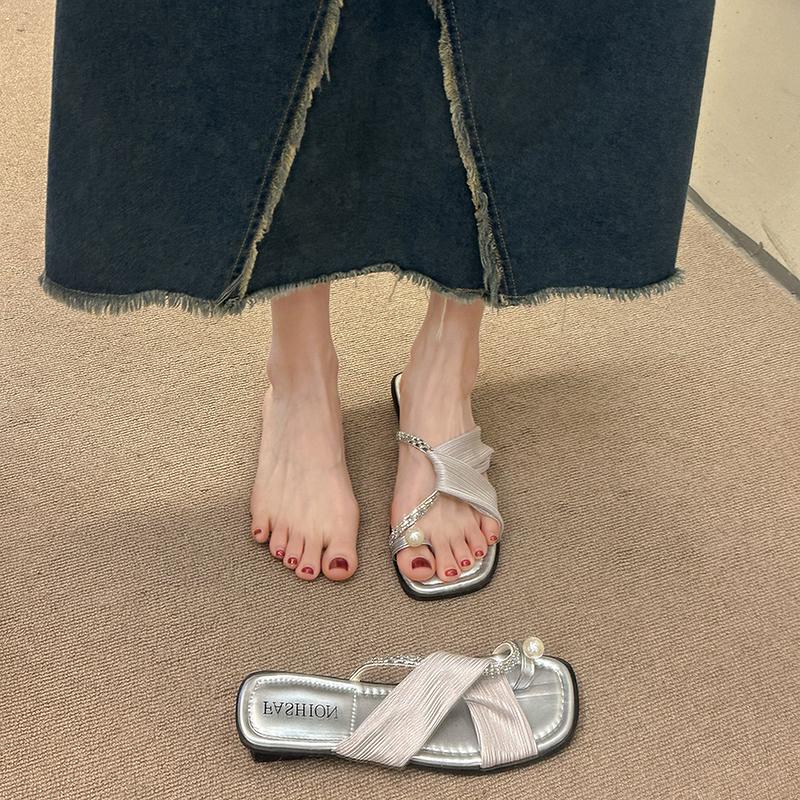 Низкие туфли женские тапочки повседневные пантофле блестящие шлепанцы резиновые шлепанцы роскошные новые желейные мягкие гавайские туфли на плоской подошве из искусственной кожи с блестками