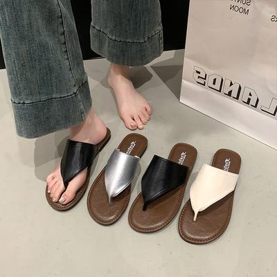 Женские летние шлепанцы с мягкой подошвой и перемычкой между пальцами, новая пляжная мода для отпуска, модные плоские сандалии