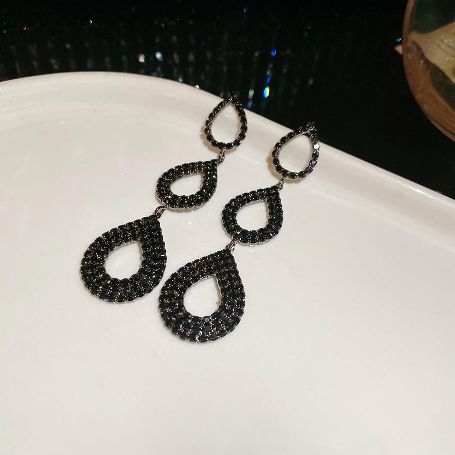 Silver Needle Feather Fringed Earrings Long Light Luxury Atmospheric Stud Earrings Personalized Design Earrings