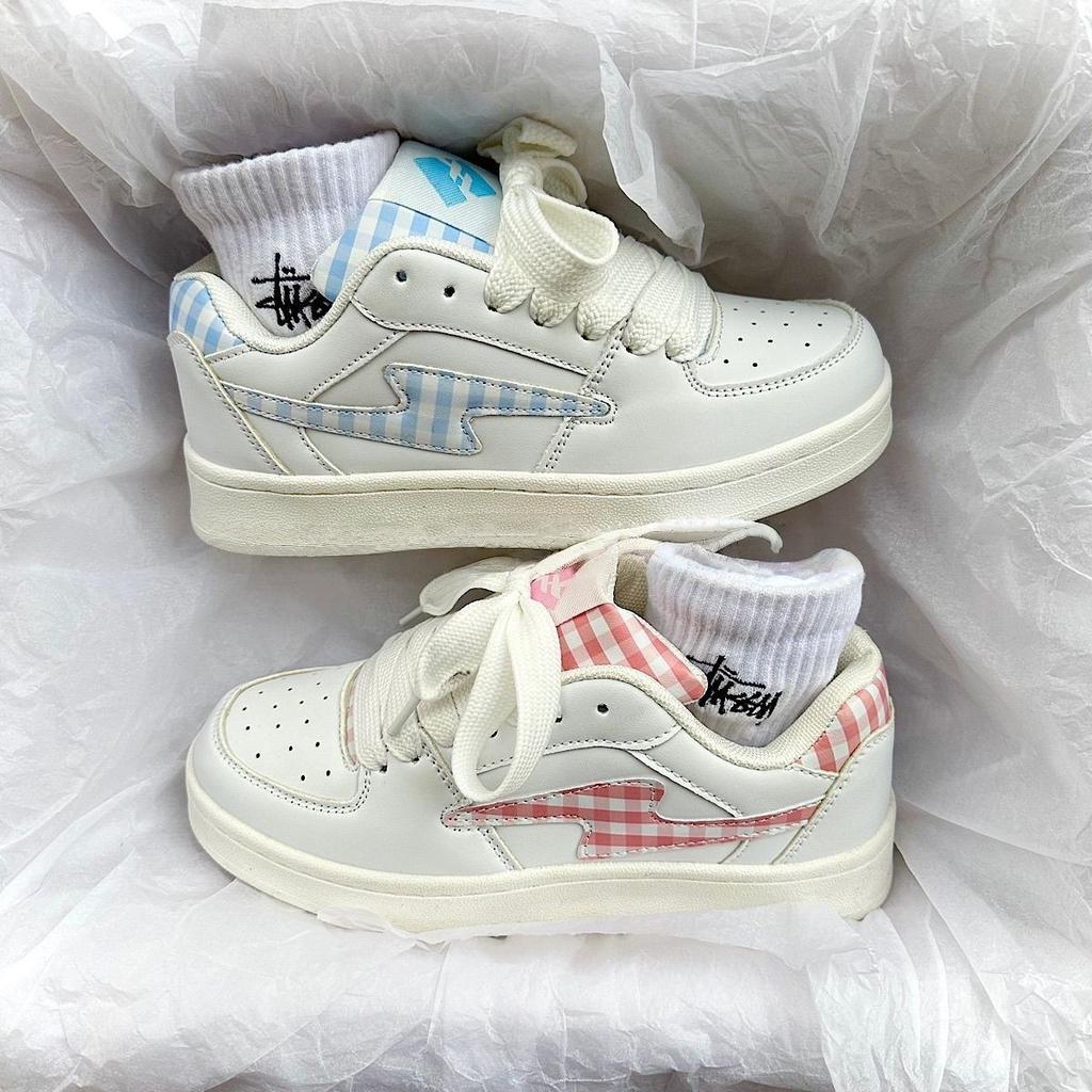 2025 Весна и Осень Обувь на хлебной подошве с мандариновыми утками Женская обувь на хлебной подошве Дышащая Мужская и Женская Одинаковый Дизайн Маленькие Белые Кроссовки Студенческая Пара