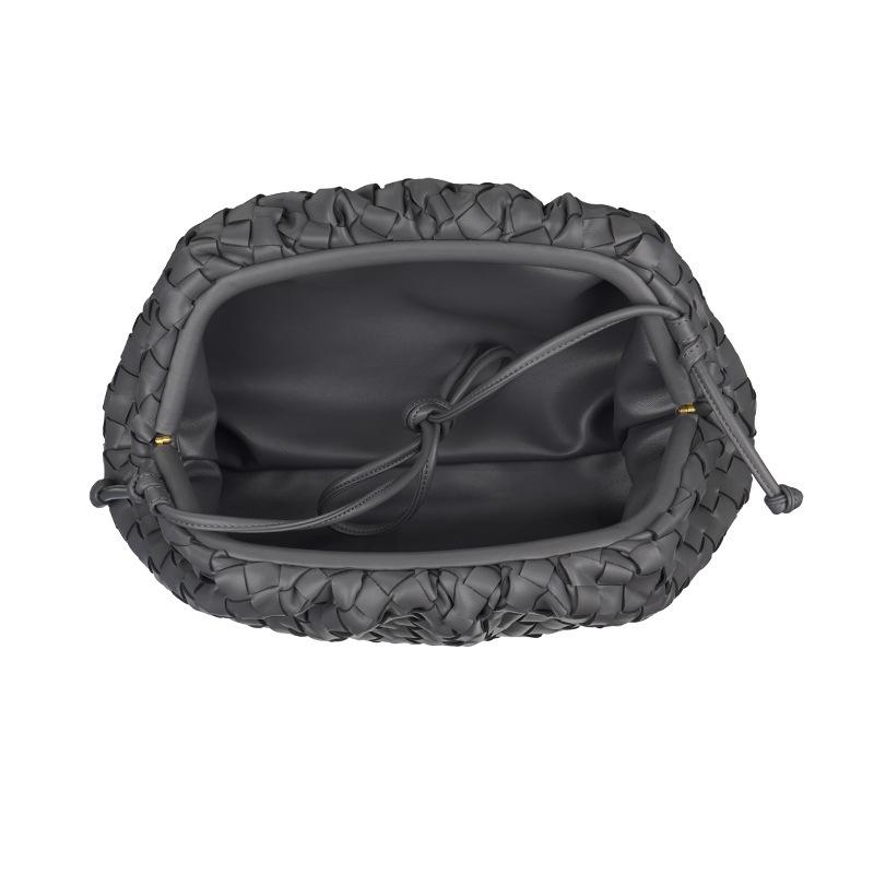 Сумка-кроссбоди Cloud Dumpling весна/лето 2023 года со складками – модели для ношения в руке, на плече и под мышкой