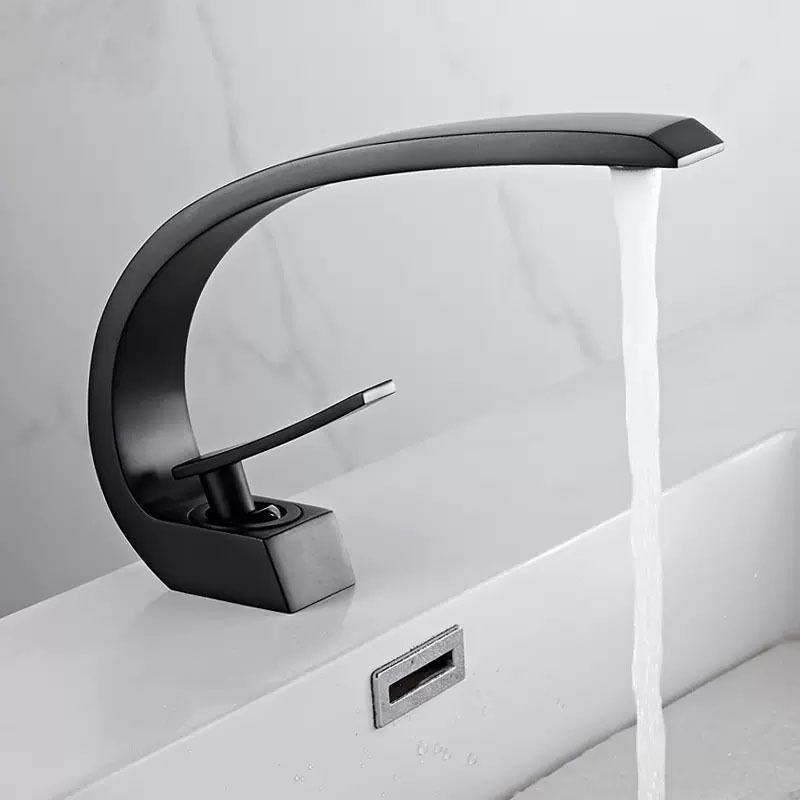 Цвет оружейного металла Латунный смеситель для раковины в ванной с краном горячей и холодной воды для умывальников и столешниц.