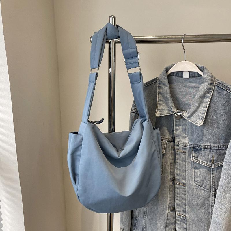 Commuter Light Casual Canvas Bag Women'S Large Capacity Solid Color Messenger Bag Women'S Versatile Niche Bag Dumpling Bag