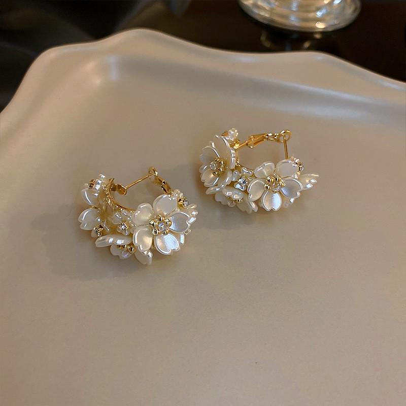 Pearl Tassel Earrings with Silver Needle & Floral Design – Medieval Vintage Style for Women