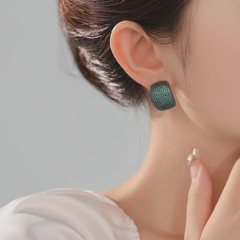 Серьги в форме буквы C с ретро-цирконом и бриллиантами: Высококлассный, модный дизайн с уникальной индивидуальностью