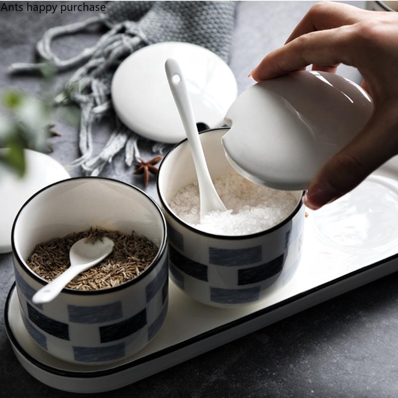 Главная Керамика Набор баночек для специй Комбинация палочек для еды Подставка для слива Масленка Солонка Коробка для приправ Набор из трех предметов Контейнер для специй
