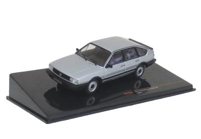 Ixo Модель VW Passat B2 85 Серебристый CLC425N 1/43